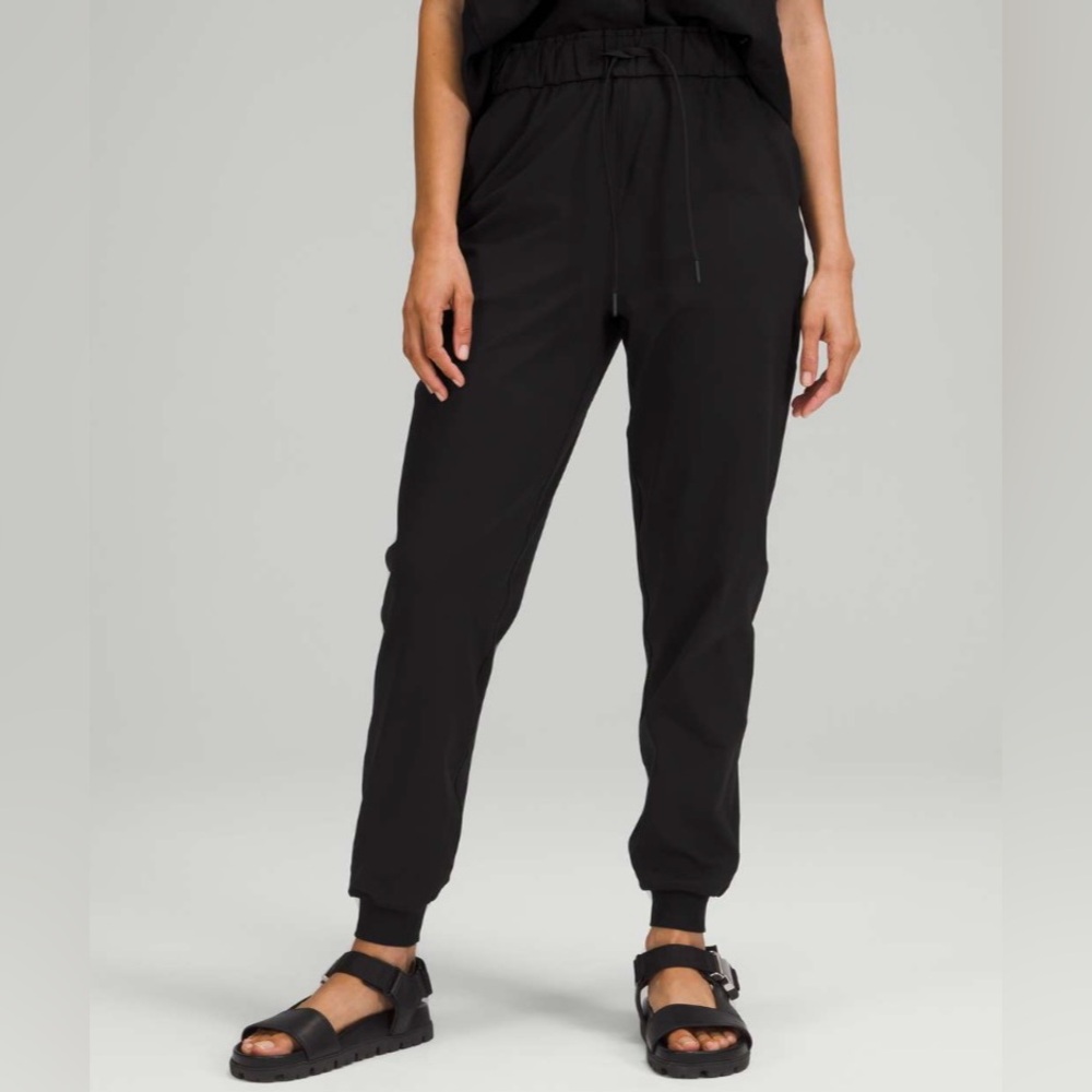 Lululemon Stretch High-Rise Jogger